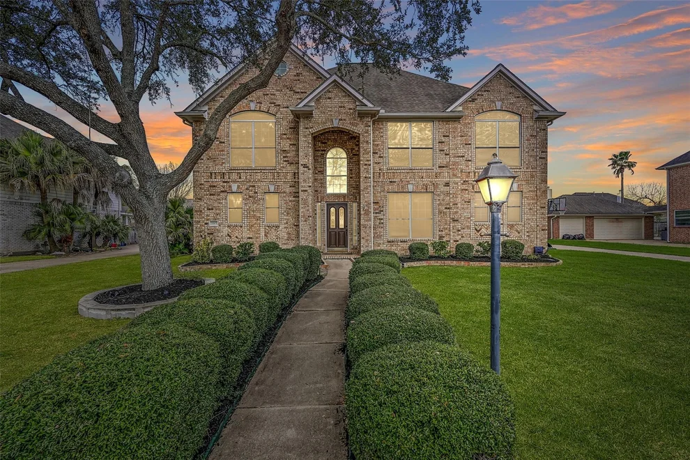 Unit for sale at 1915 Blue Quail Drive, Friendswood, TX 77546