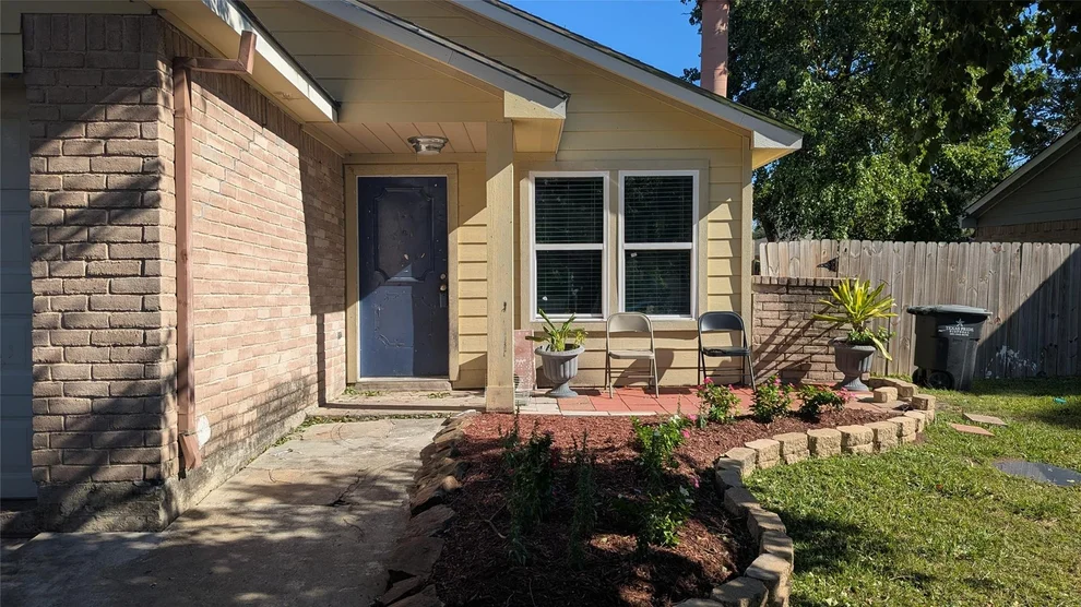 Unit for sale at 10027 Towne Mist Drive, Sugar Land, TX 77498