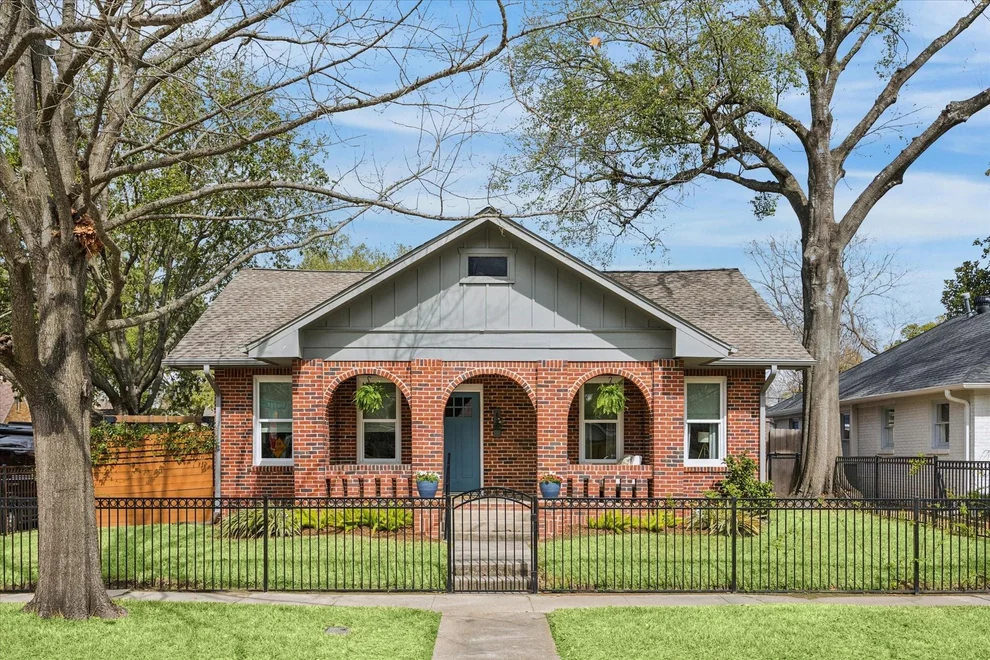 Unit for sale at 827 Sledge Street, Houston, TX 77009