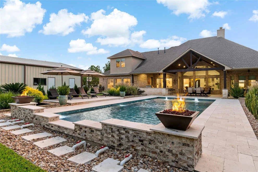 Unit for sale at 18547 Michaels Run, Montgomery, TX 77316