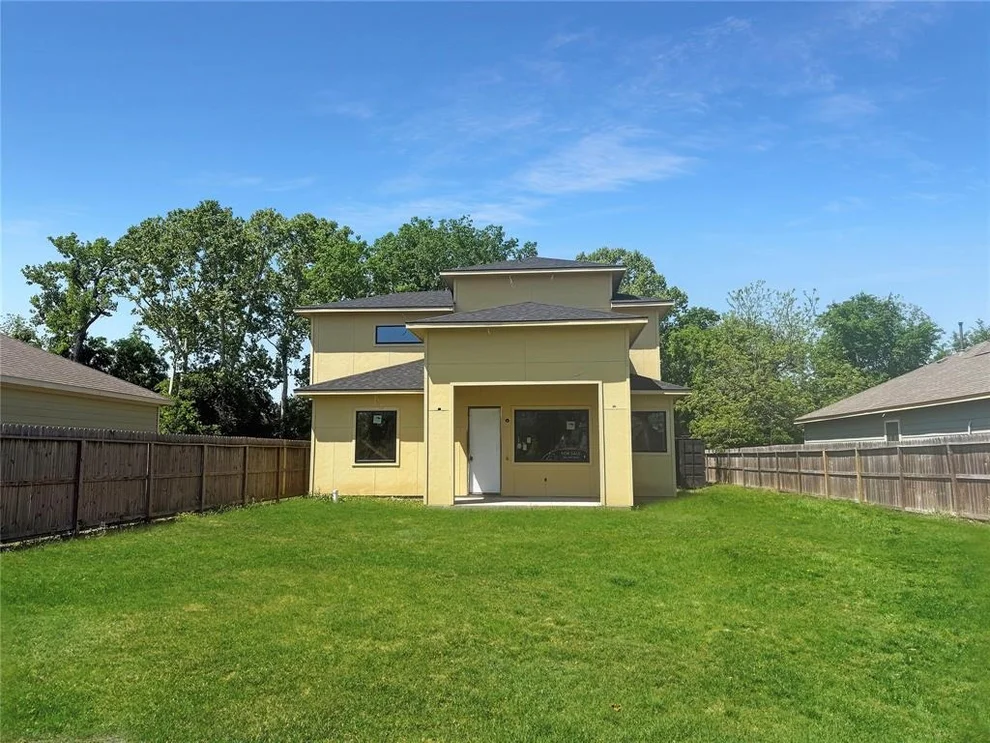Unit for sale at 5405 Gold Street, Houston, TX 77026
