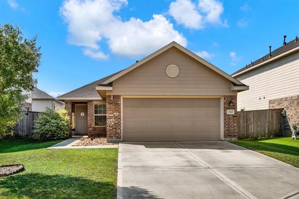 Unit for sale at 1363 Winding Willow Drive, Pinehurst, TX 77362