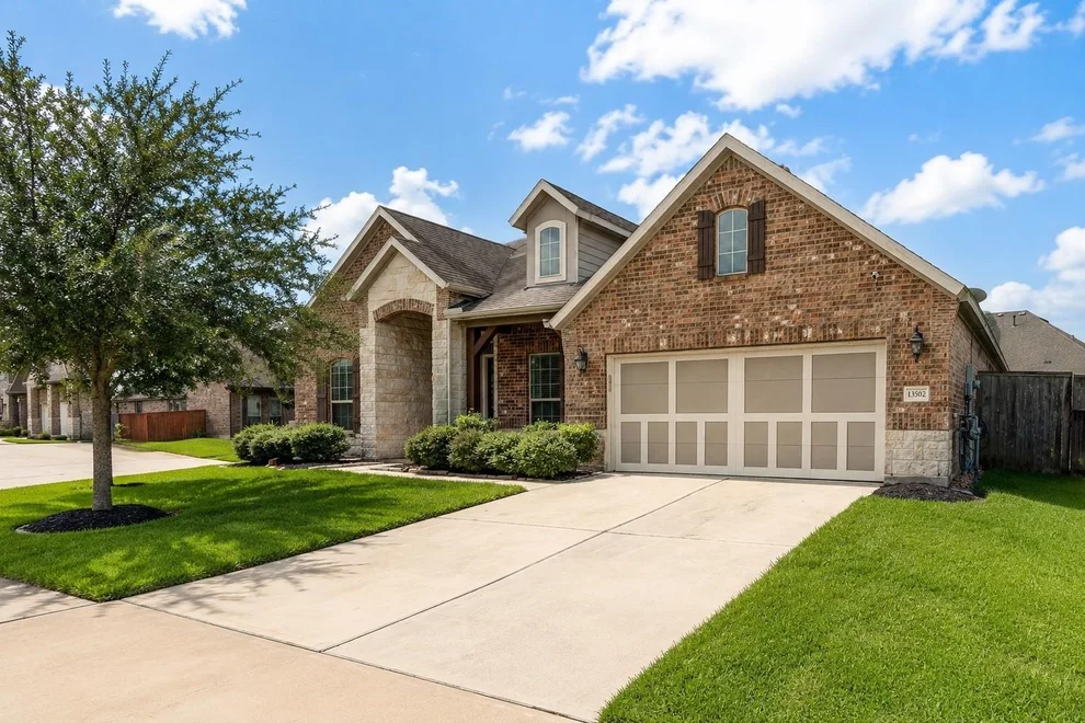 Unit for sale at 13502 Sorghum Drive, Rosharon, TX 77583