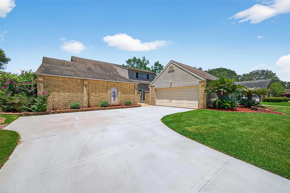 Unit for sale at 3710 Point Clear Drive, Missouri City, TX 77459