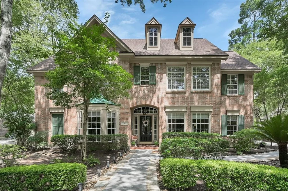 Unit for sale at 35 S Floral Leaf Circle, The Woodlands, TX 77381