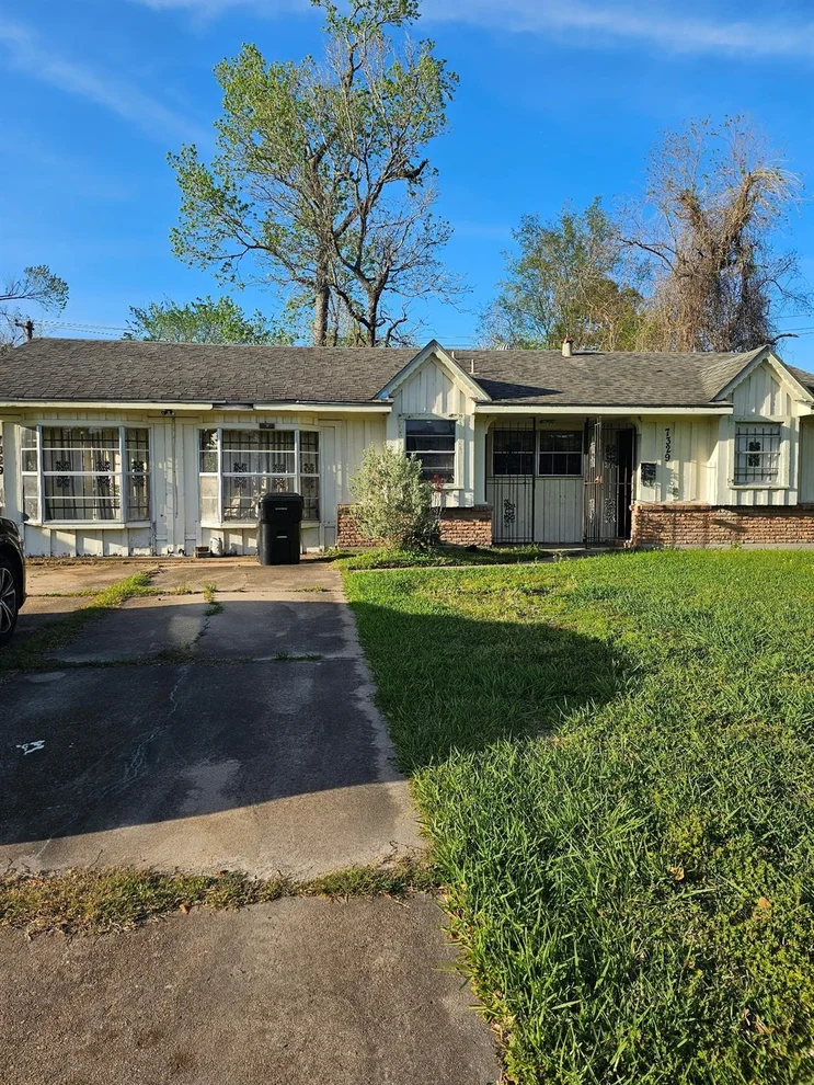 Unit for sale at 7329 Gleason Road, Houston, TX 77016