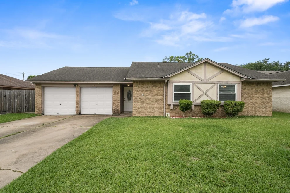 Unit for sale at 1907 Cripple Creek Lane, Pearland, TX 77581