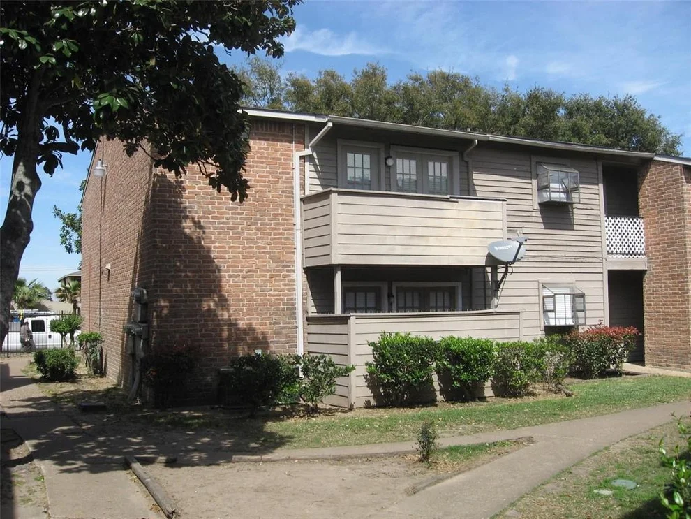 Unit for sale at 10603 S Wilcrest Drive, Houston, TX 77099