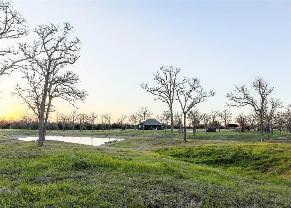 Unit for sale at 1674 County Road 126, Hallettsville, TX 77964