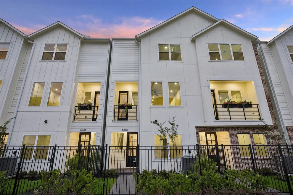 Unit for sale at 6336 Paddington Bend Drive, Houston, TX 77008