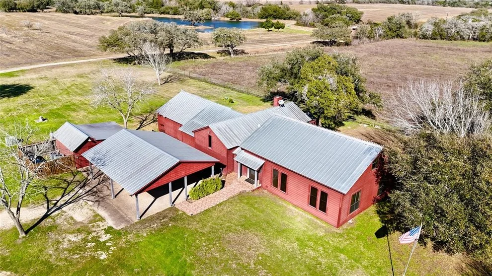 Unit for sale at 2574 County Road 285, Moulton, TX 77975
