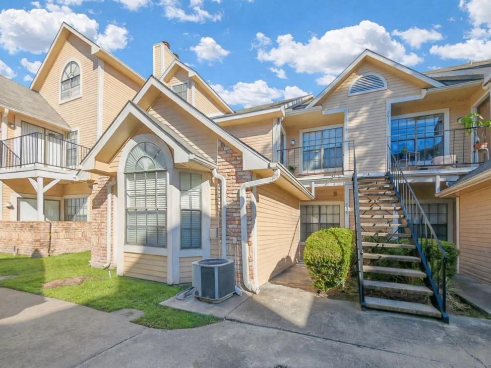 Unit for sale at 2300 Old Spanish Trail, Houston, TX 77054