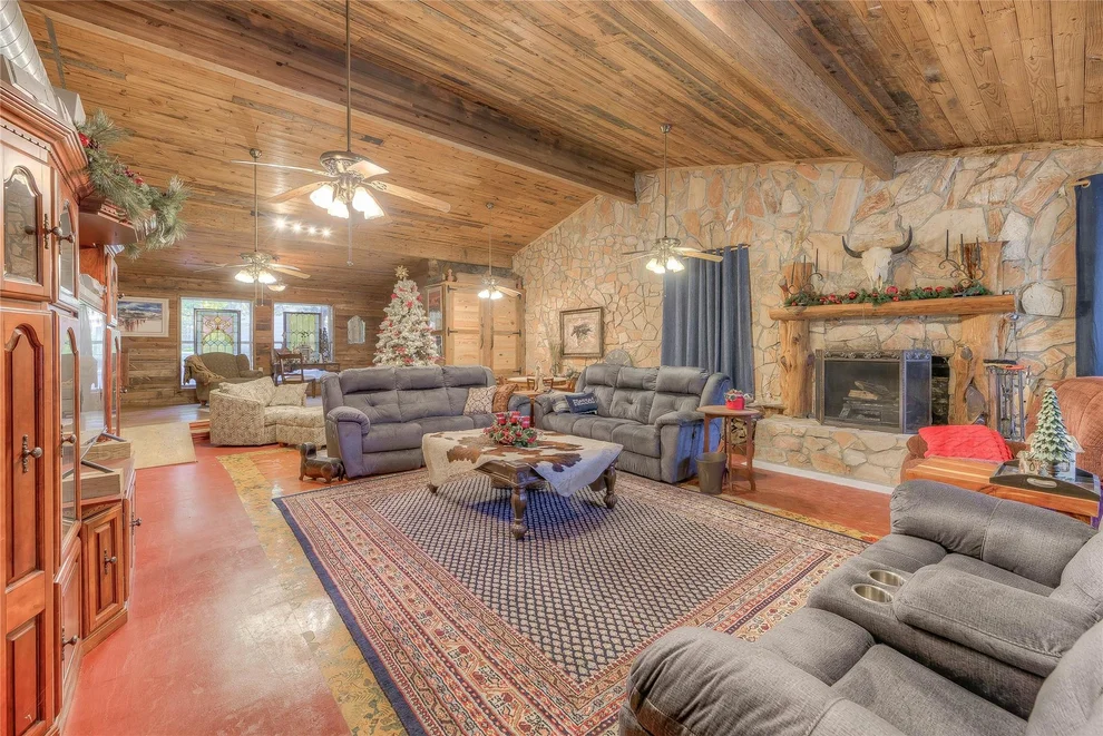 Unit for sale at 300 L Green Road, Cleveland, TX 77328