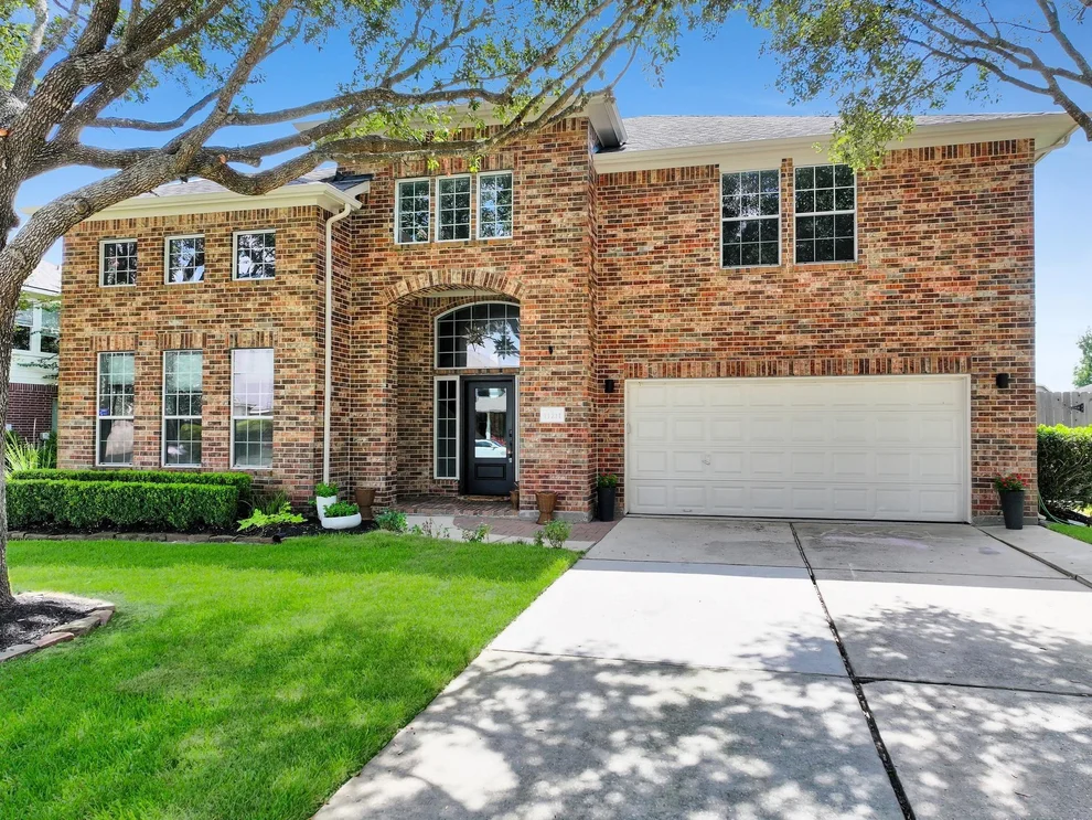 Unit for sale at 11211 S Country Club Green Drive, Tomball, TX 77375