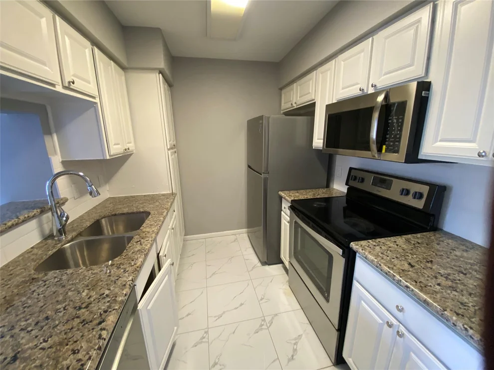 Unit for sale at 6633 W Airport Boulevard, Houston, TX 77035