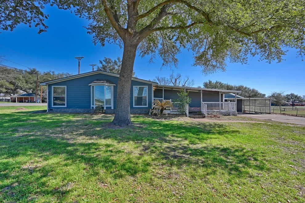 Unit for sale at 1101 S Masonic, Bellville, TX 77418