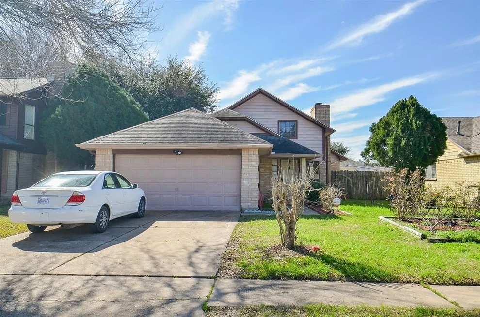 Unit for sale at 15519 Wildwood Lake Drive, Houston, TX 77083
