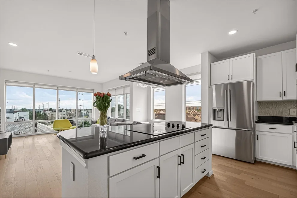 Unit for sale at 505 Jackson Hill Street, Houston, TX 77007