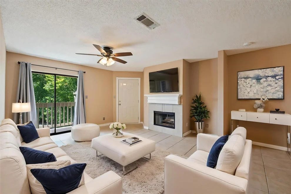 Unit for sale at 2501 Gulf Freeway, Dickinson, TX 77539