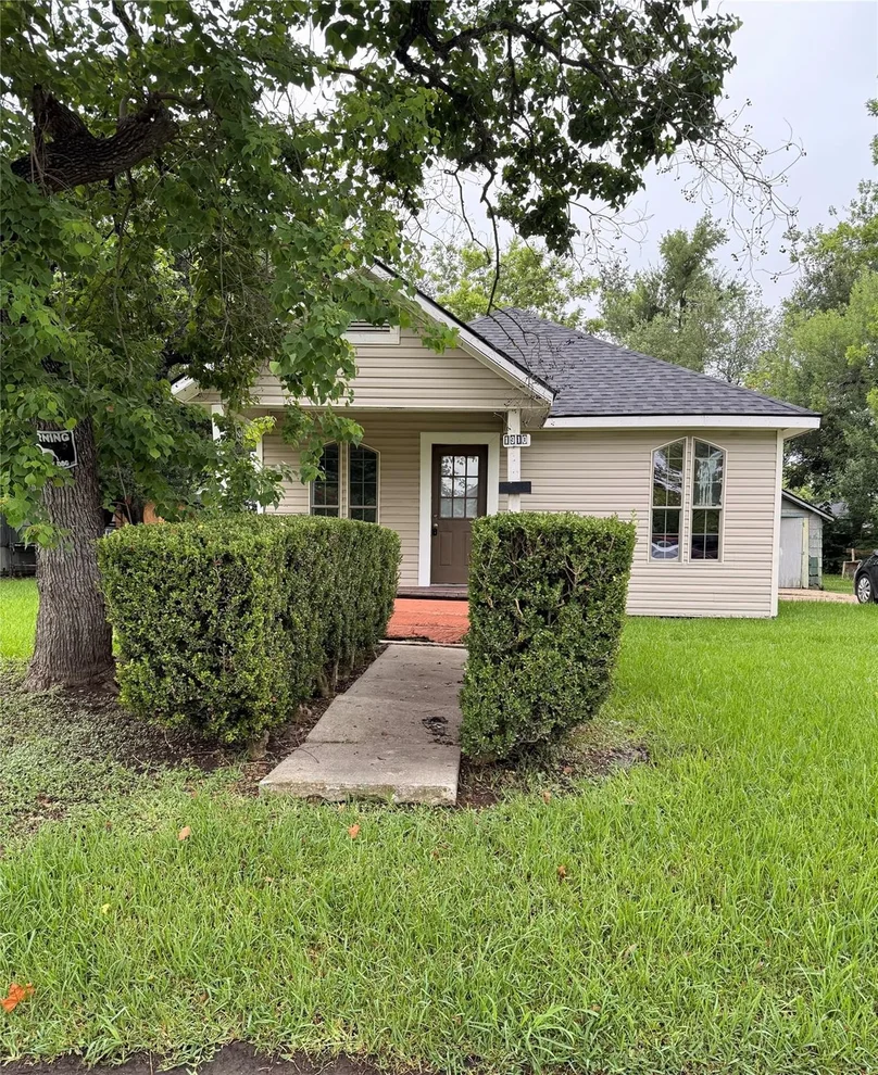 Unit for sale at 1910 11th Street, Galena Park, TX 77547
