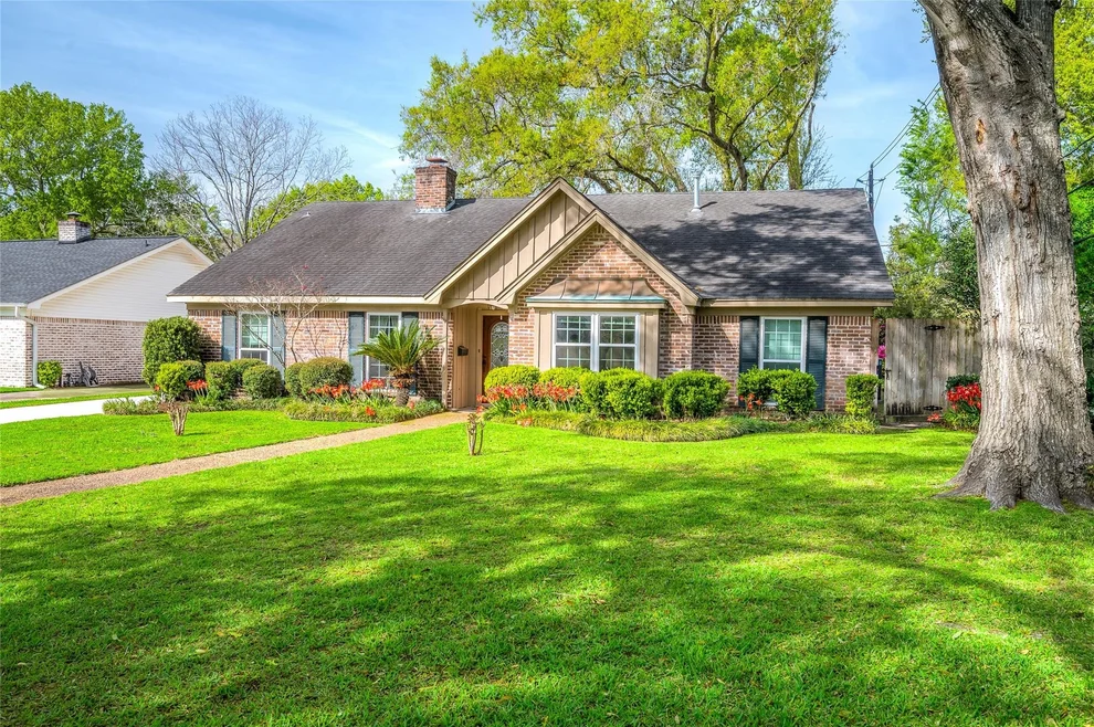 Unit for sale at 531 Briar Path Drive, Houston, TX 77079