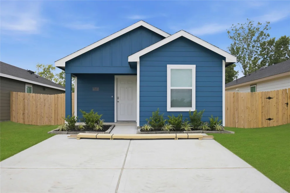 Unit for sale at 6009 Pineapple Street, Houston, TX 77048