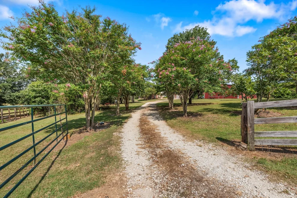 Unit for sale at 19331 Fm-1452 W, Normangee, TX 77871