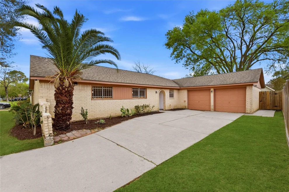 Unit for sale at 9211 Benning Drive, Houston, TX 77031