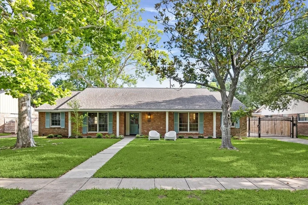 Unit for sale at 10715 Piping Rock Lane, Houston, TX 77042