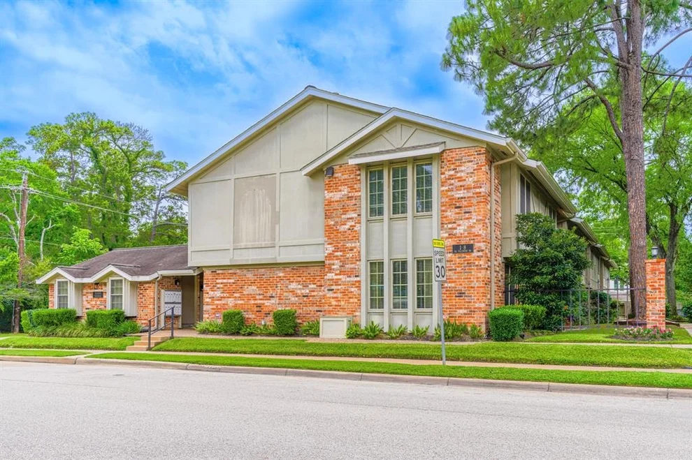 Unit for sale at 515 Tallowood Road, Houston, TX 77024