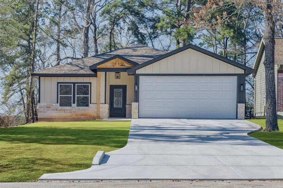 Unit for sale at 79 Hillsborough Drive, Huntsville, TX 77340