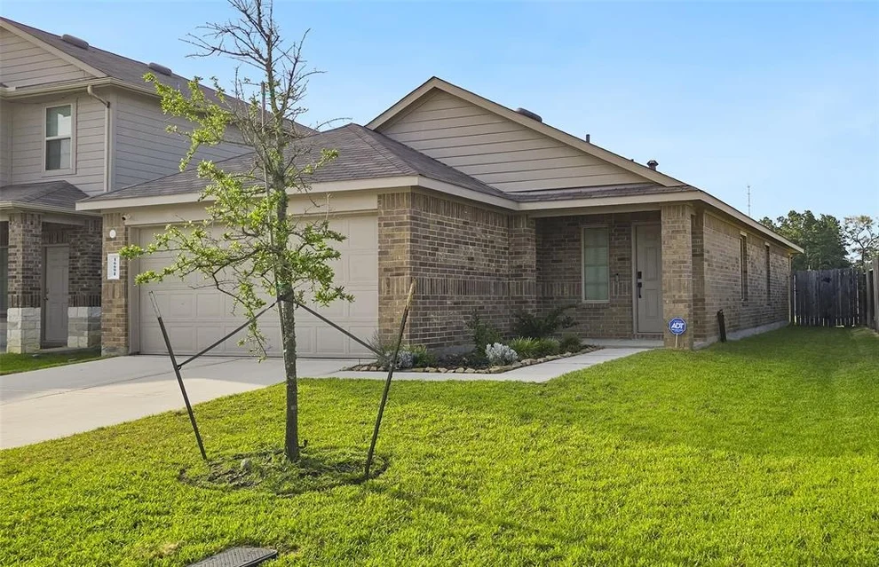 Unit for sale at 16691 Lonely Pines Drive, Conroe, TX 77302