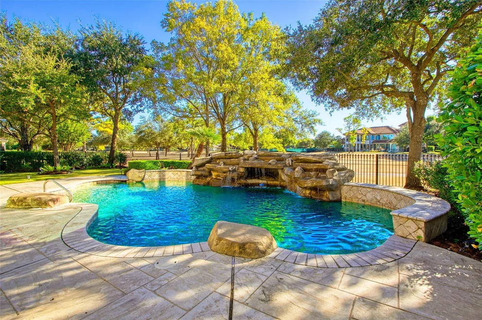 Unit for sale at 11615 Legend Manor Drive, Houston, TX 77082