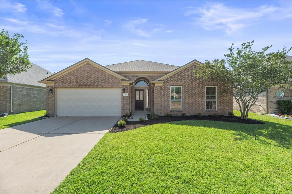 Unit for sale at 15118 Russet Bend Lane, Cypress, TX 77429