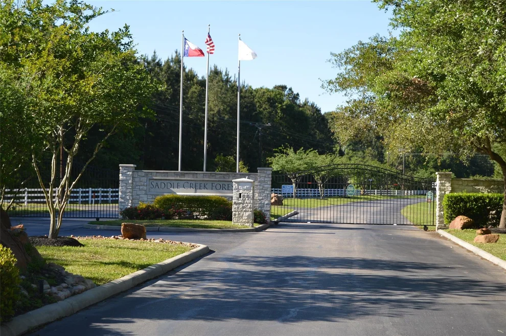 Unit for sale at 17905 Chestnut Drive, Waller, TX 77484
