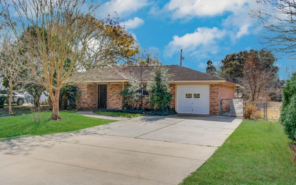 Unit for sale at 8428 Swiftwater Lane, Houston, TX 77075