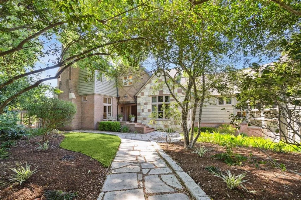 Unit for sale at 15 River Circle, Houston, TX 77063