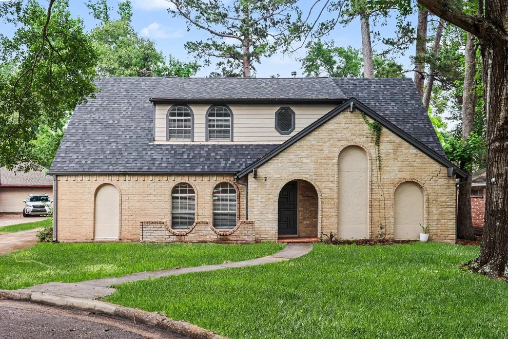Unit for sale at 2 Queens Court, Conroe, TX 77304