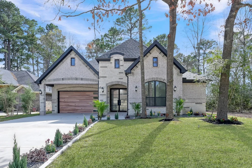 Unit for sale at 135 Wick Willow Road, Montgomery, TX 77356