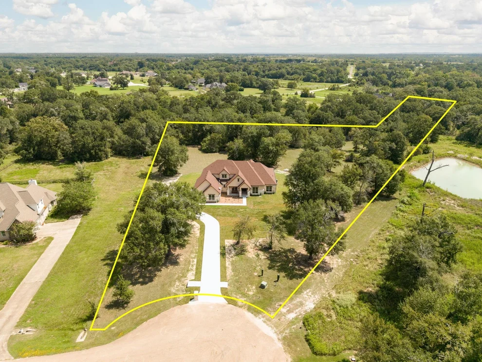 Unit for sale at 10222 Wessex Bend, Iola, TX 77861