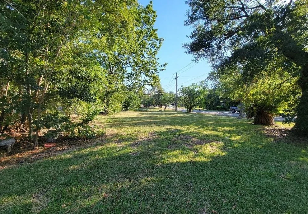 Unit for sale at 319 W Hart Avenue, Pasadena, TX 77506