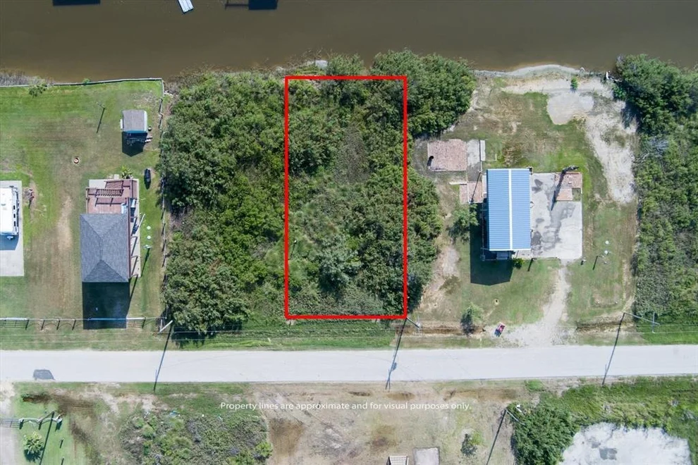 Unit for sale at 1067 Mabry, Gilchrist, TX 77617
