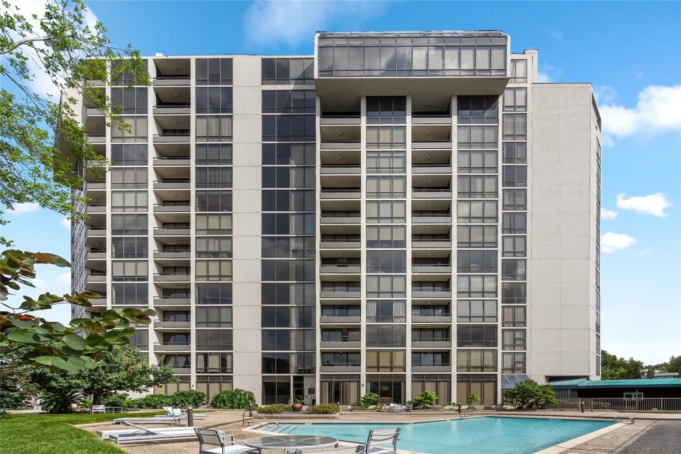 Unit for sale at 1111 Bering Drive, Houston, TX 77057