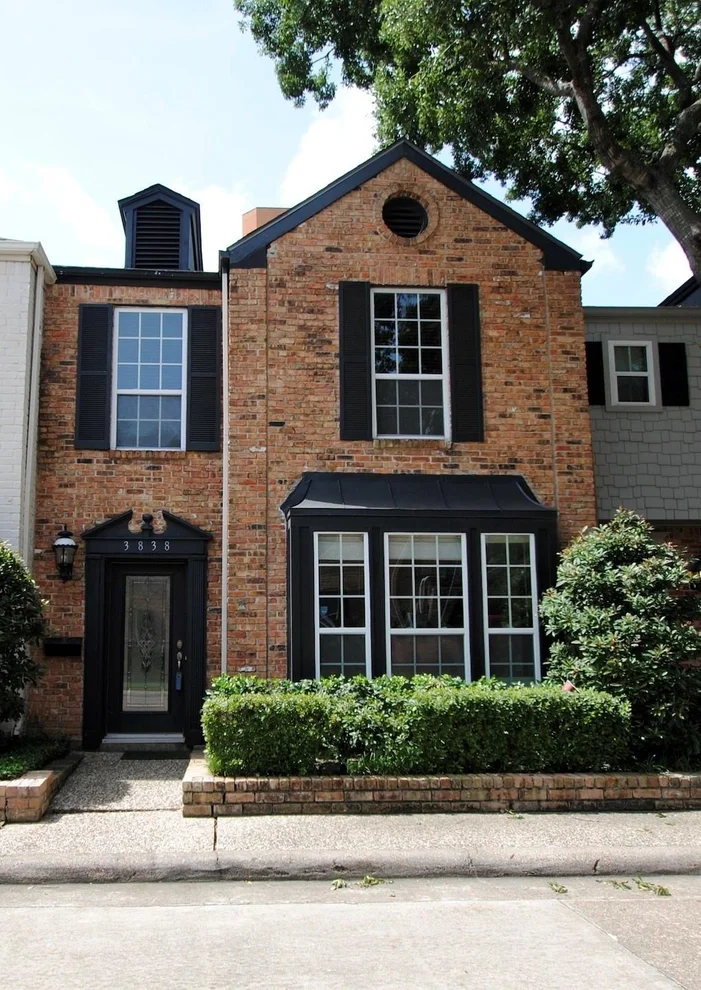 Unit for sale at 3838 Lake Street, Houston, TX 77098