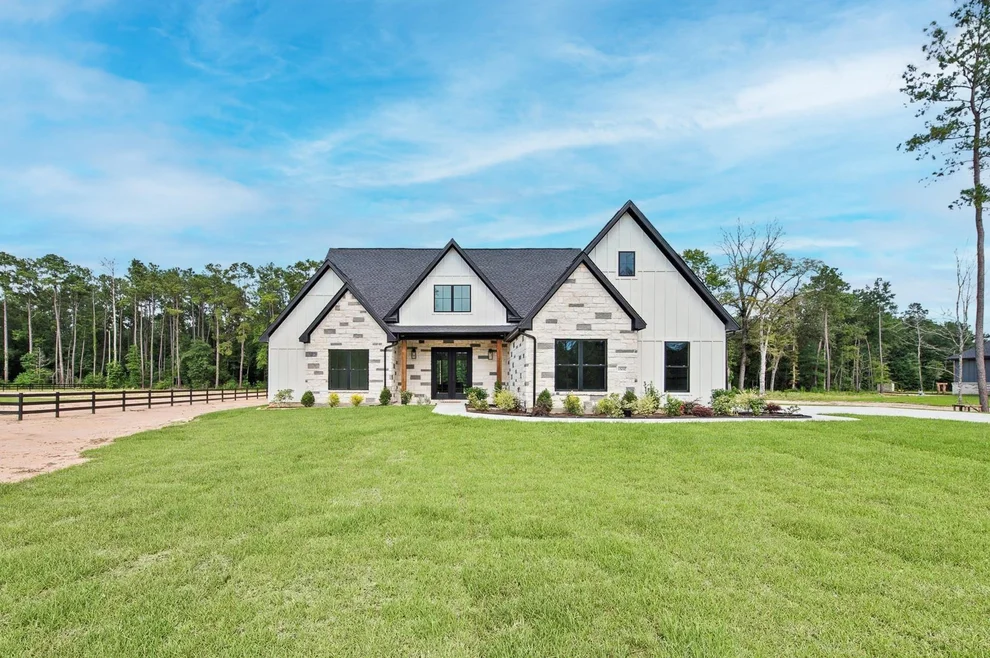 Unit for sale at 15037 Tybee Ln, Conroe, TX 77306