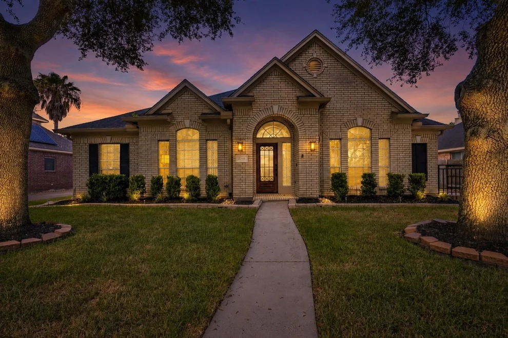 Unit for sale at 2709 W Oaks Boulevard, Pearland, TX 77584