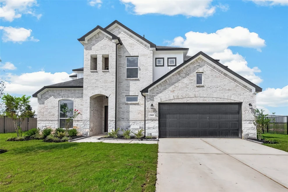 Unit for sale at 13610 Lago Vista Drive, Iowa Colony, TX 77583