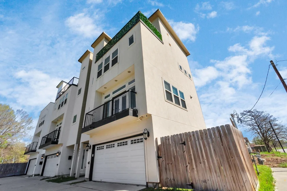 Unit for sale at 4033 Buck Street, Houston, TX 77020