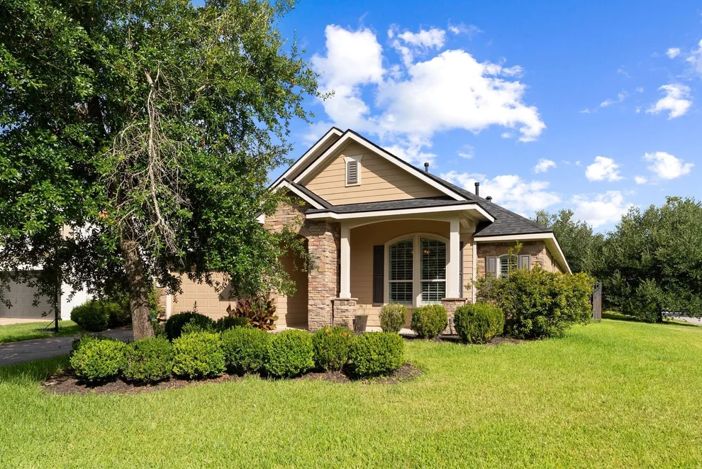 Unit for sale at 15 Tillamook Court, Spring, TX 77389