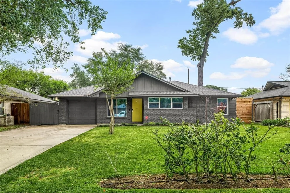 Unit for sale at 2106 Ansbury Drive, Houston, TX 77018